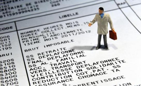 France Le salaire moyen des fonctionnaires d État a baissé en 2013